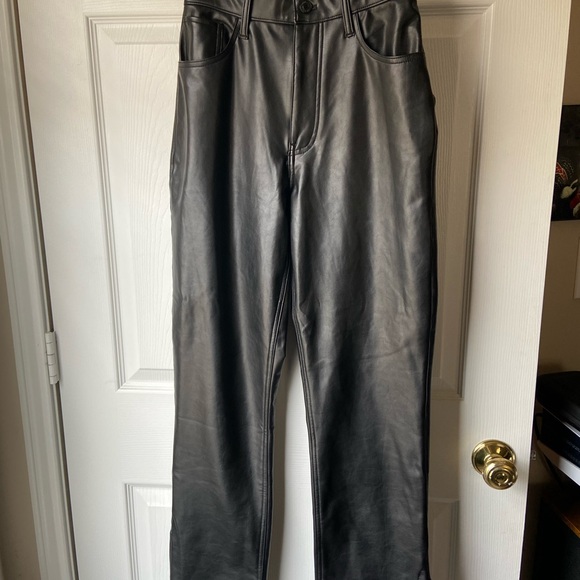 Abercrombie NWT Curve Love Split-Hem
Vegan Leather 90s Straight Pant Size 26 / 2 - Picture 2 of 5